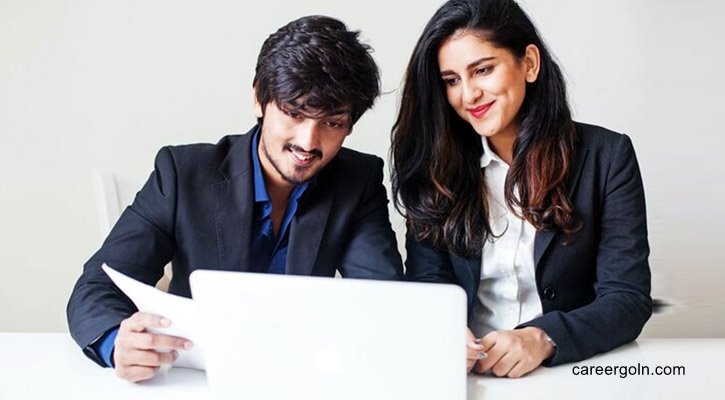 চাকরির খোঁজে